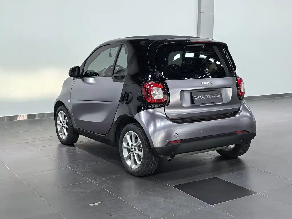 smart Fortwo 2018 — фото 13