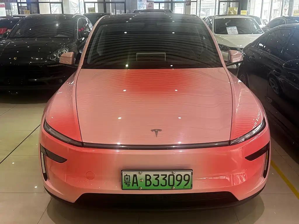 Tesla Model Y 2025 — фото 4
