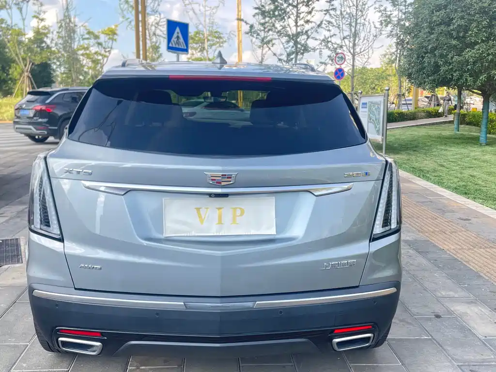 Cadillac XT5 2025 — фото 11