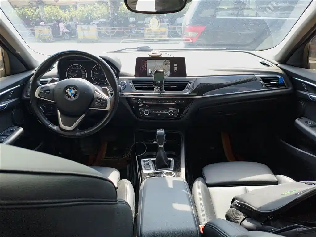 BMW 1 Series 2017 — фото 10