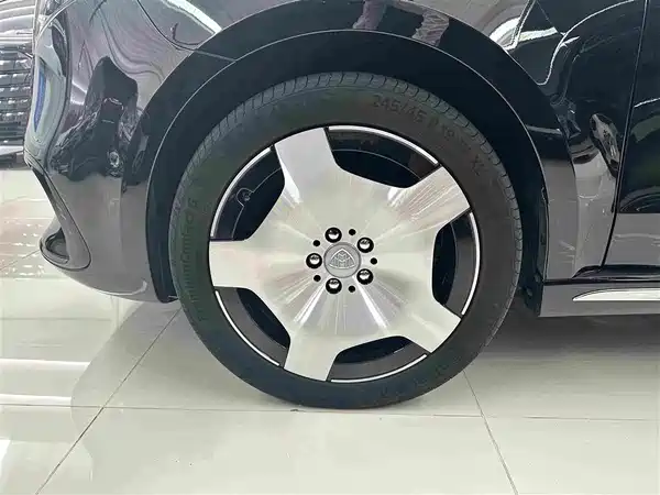 Mercedes-Benz V-Class 2025
