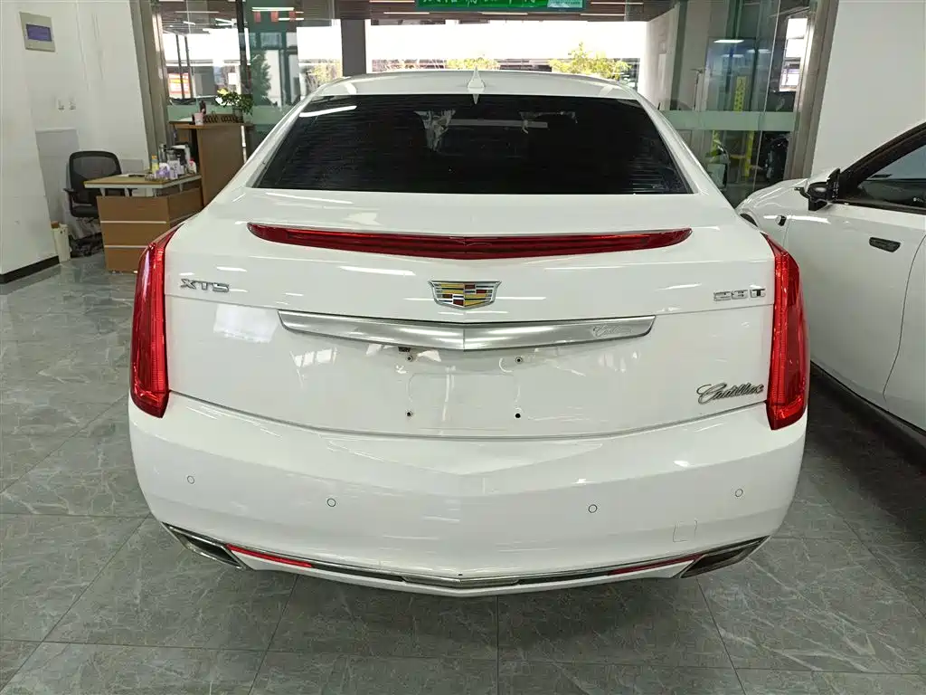 Cadillac XTS 2016 — фото 6