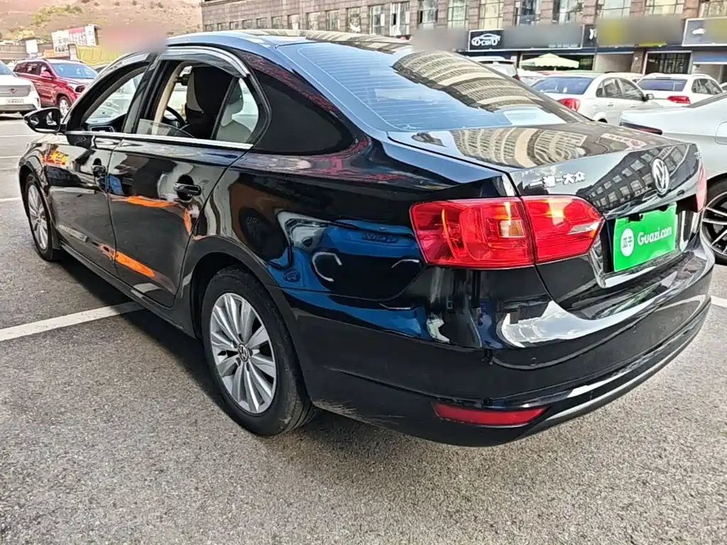 Volkswagen Sagitar 2014