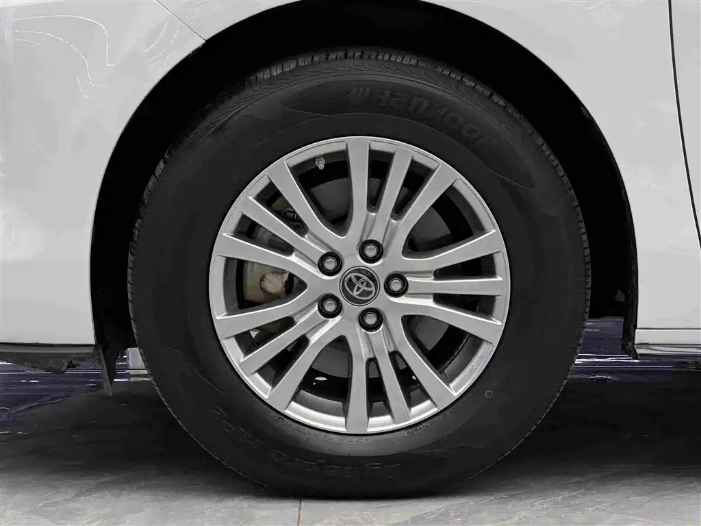 Toyota Sienna 2023