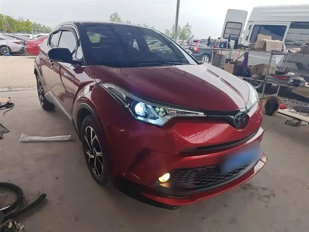 Toyota C-HR 2019 — фото 22