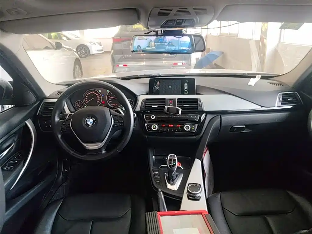 BMW 3 Series 2016 — фото 10