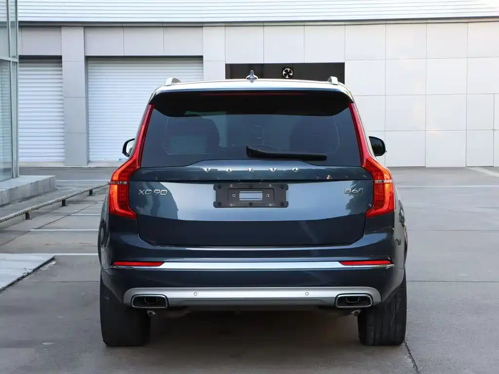 Volvo XC90 2022 — фото 8