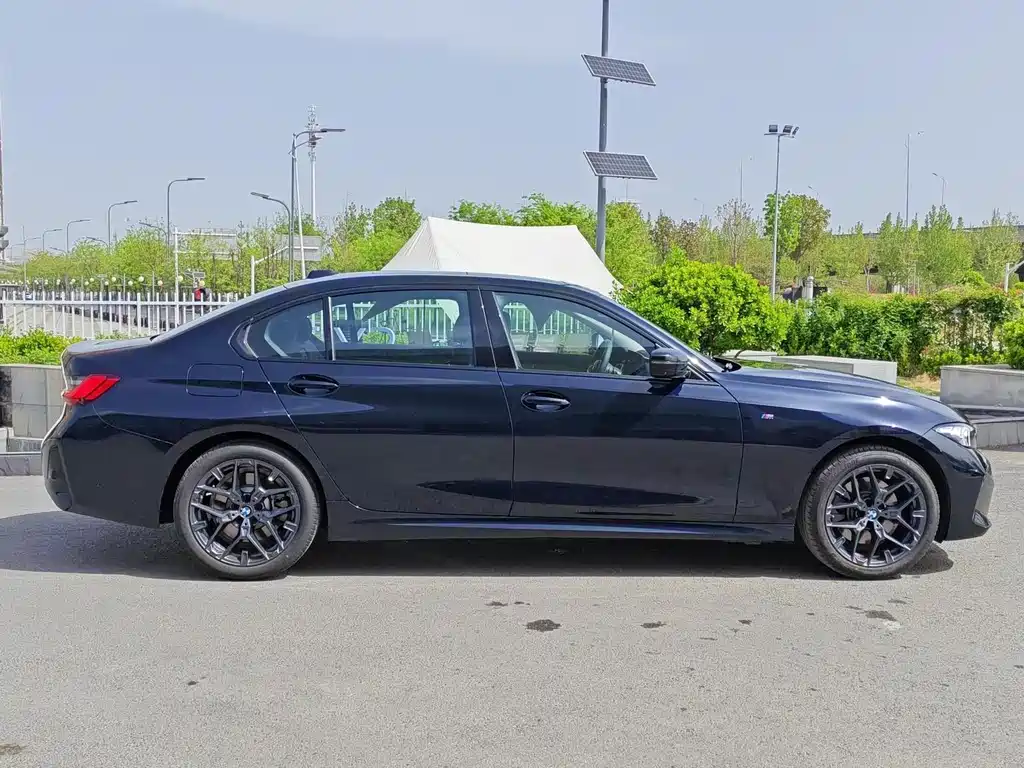 BMW 3 Series 2025