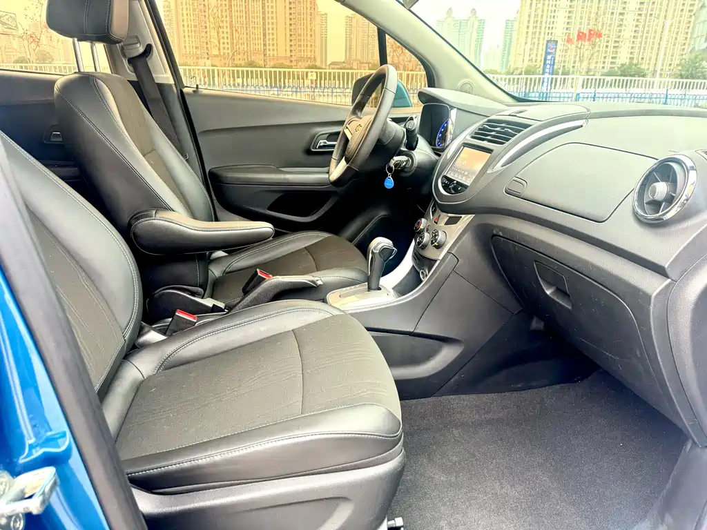 Chevrolet Trax 2016 — фото 12