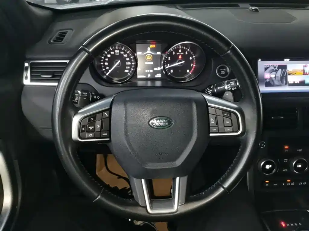 Land Rover Discovery Sport 2017 — фото 11