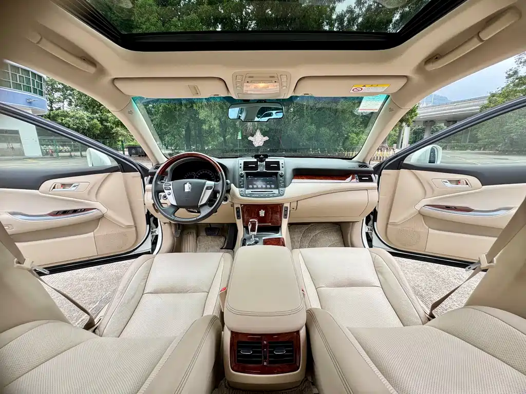 Toyota Crown 2015 — фото 10
