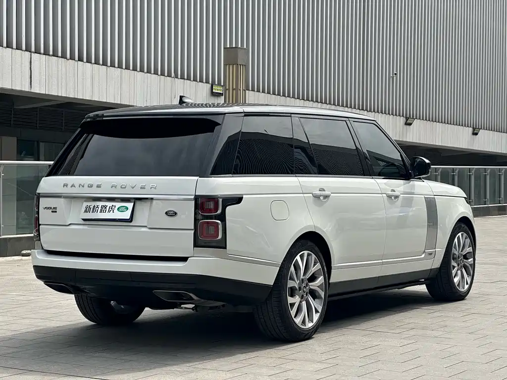 Land Rover Range Rover 2021 — фото 19