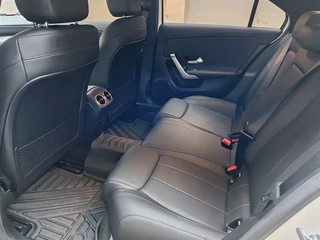 Mercedes-Benz A-Class 2021 — фото 15