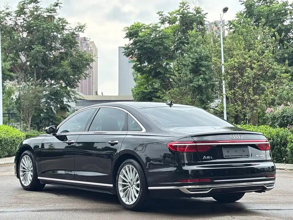 Audi A8 2020 — фото 12