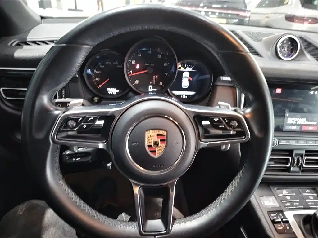 Porsche Macan 2019 — фото 7