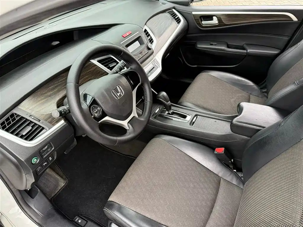 Honda Jade 2018 — фото 9
