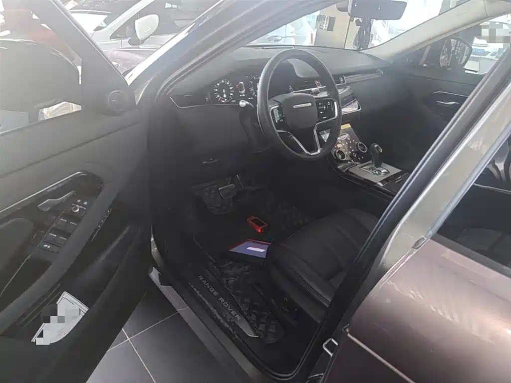 Land Rover Evoque 2023 — фото 16