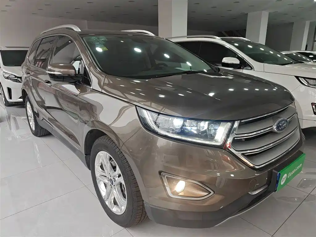 Ford Edge 2016 — фото 22