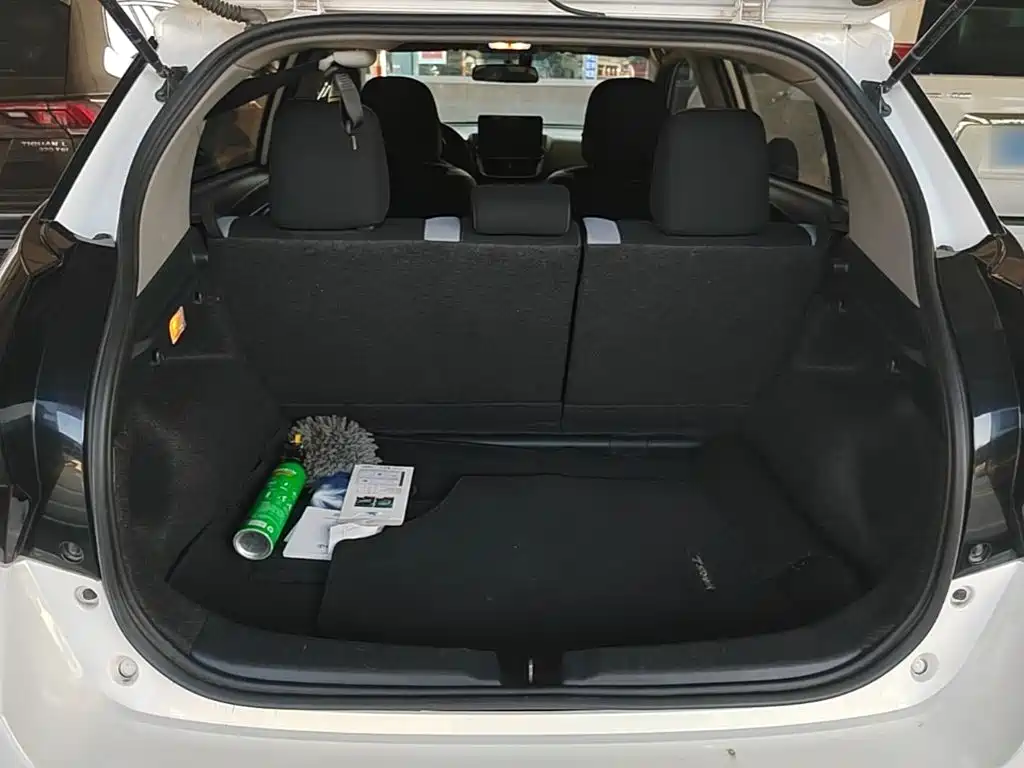 Toyota Yaris L 2022 — фото 19