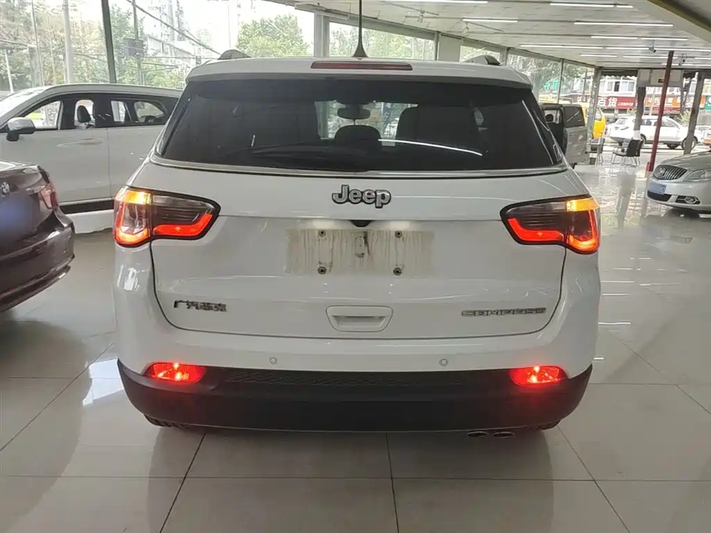 Jeep Compass 2021 — фото 6