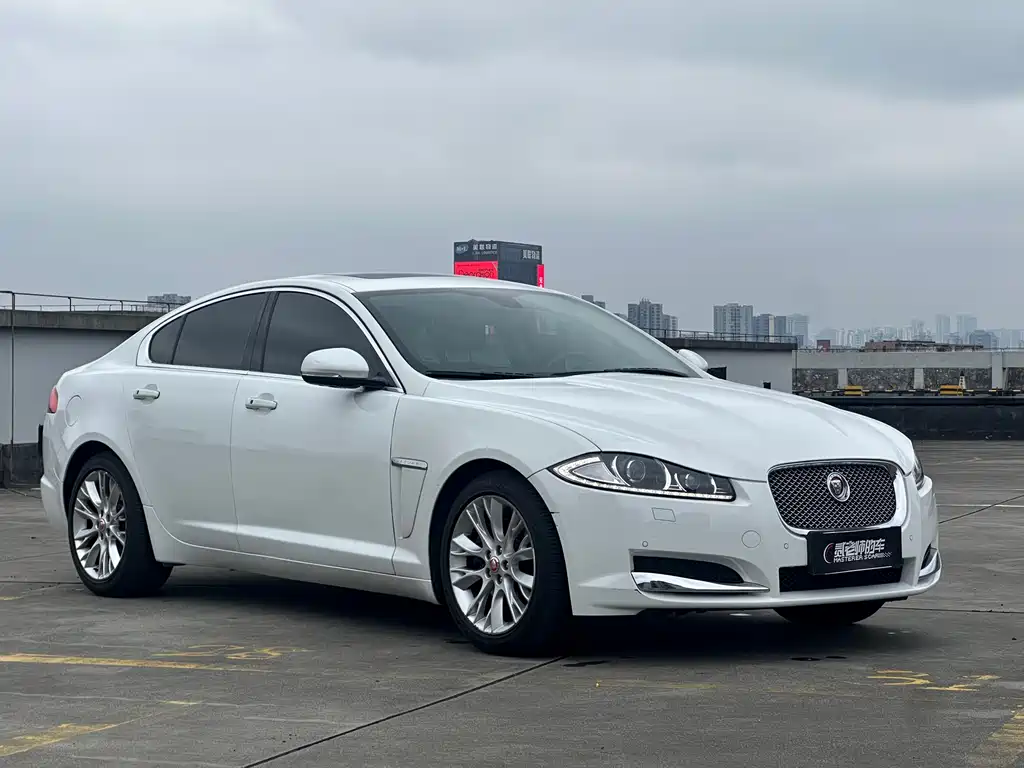 Jaguar XF 2014 — фото 3