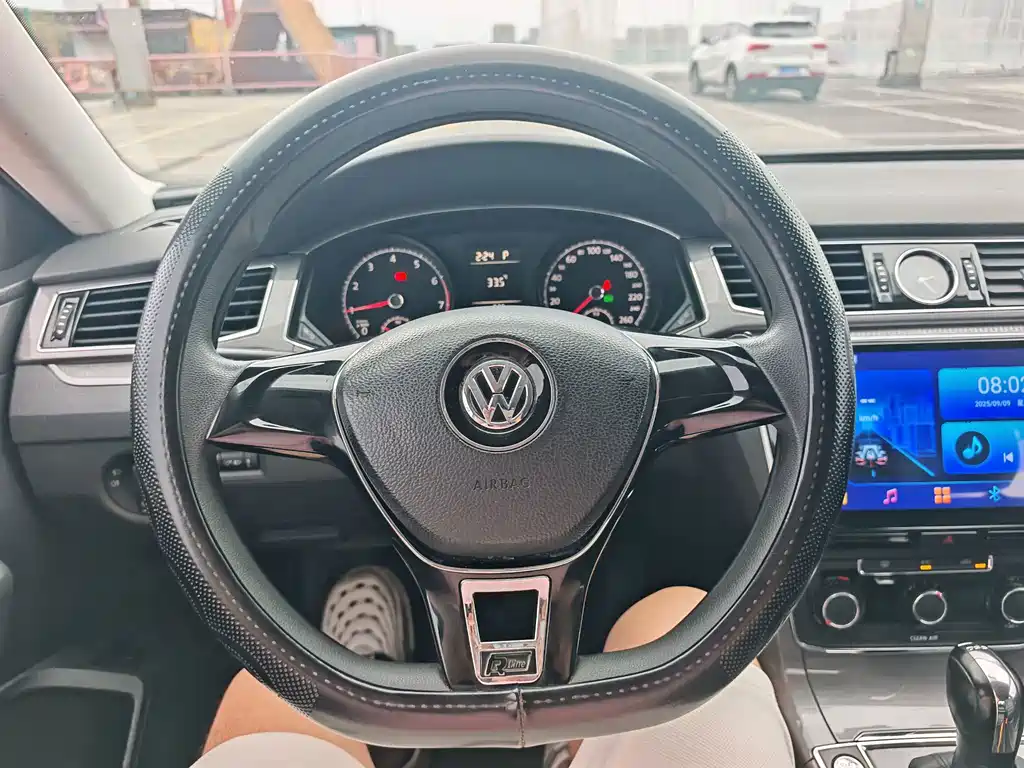 Volkswagen Passat 2018 — фото 14