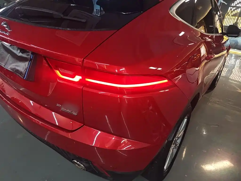 Jaguar E-PACE 2019 — фото 8