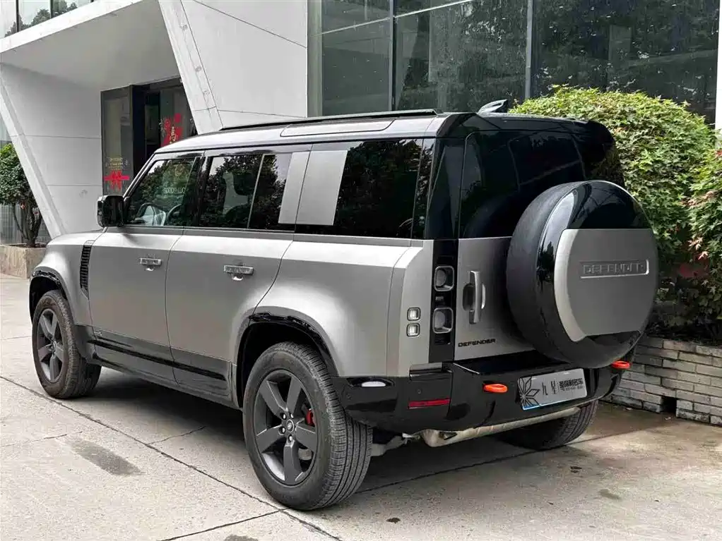 Land Rover Defender 2024 — фото 3