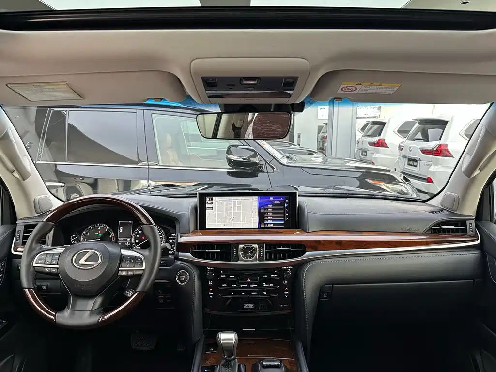 Lexus LX 2018