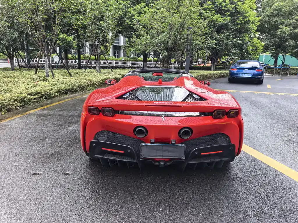 Ferrari SF90 2023 — фото 17