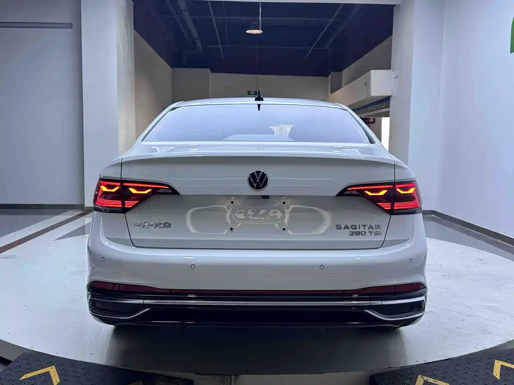 Volkswagen Sagitar 2022