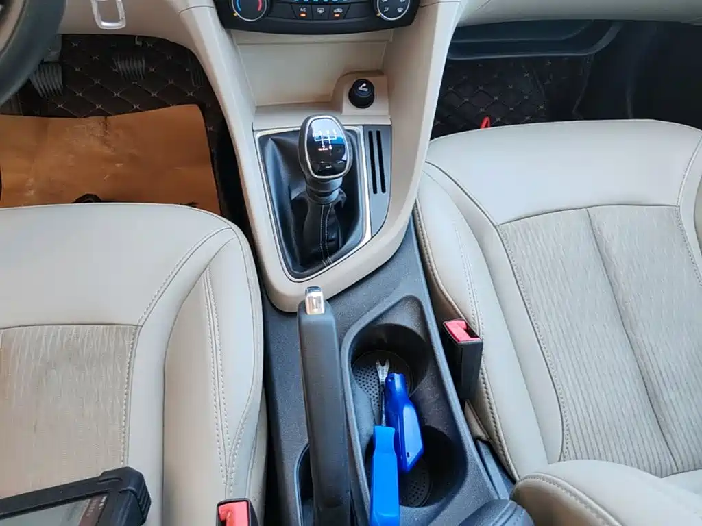 Buick Excelle 2017 — фото 14