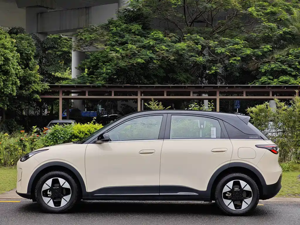 Geely Galaxy Starwish 2024 — фото 8