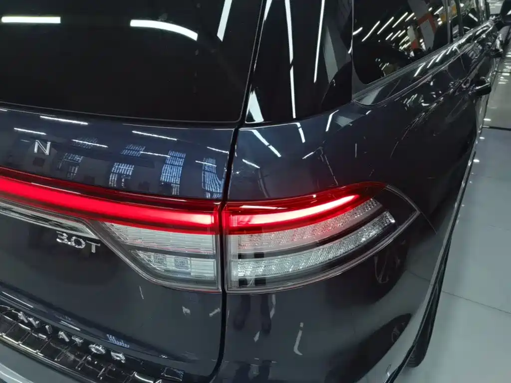 Lincoln Aviator 2021 — фото 8