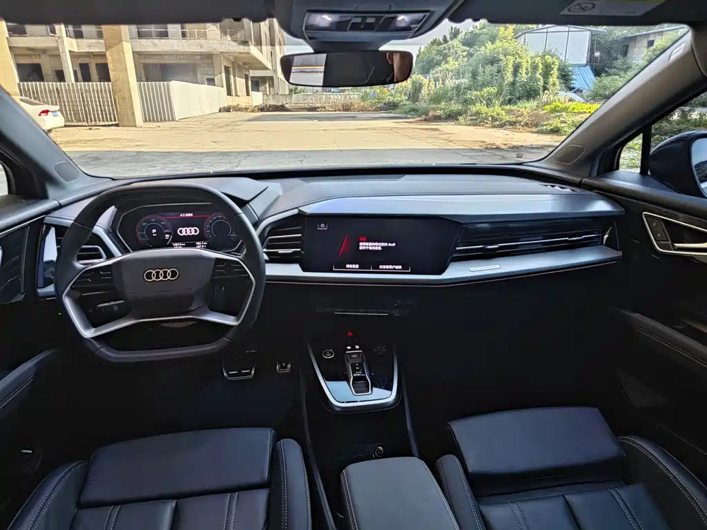 Audi Q4 e-tron 2024