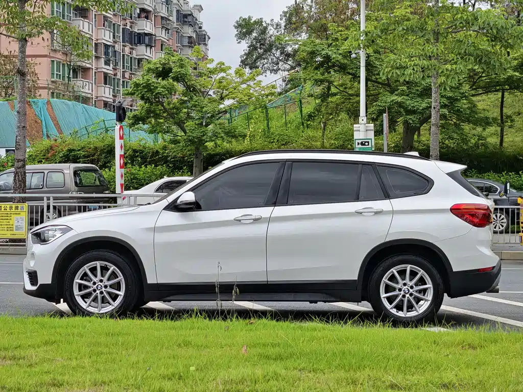 BMW X1 2019 — фото 3