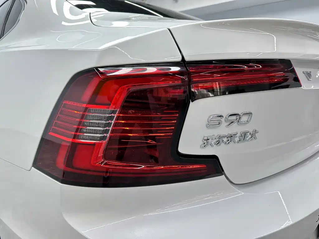 Volvo S90 2021 — фото 12