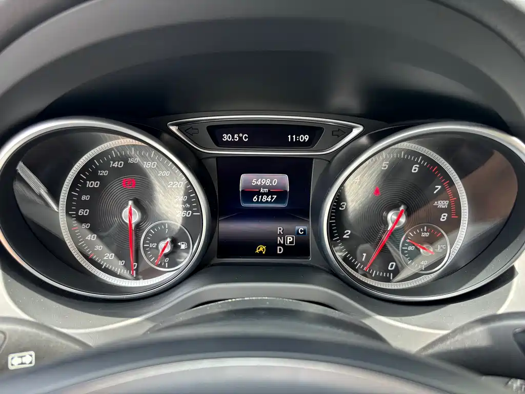 Mercedes-Benz GLA 2018 — фото 15