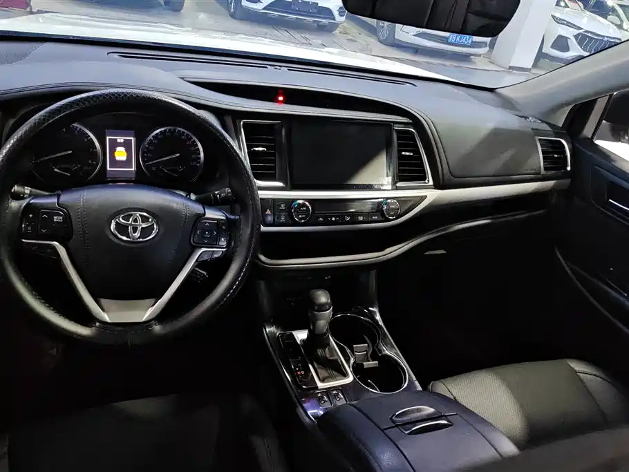 Toyota Highlander 2019 — фото 12