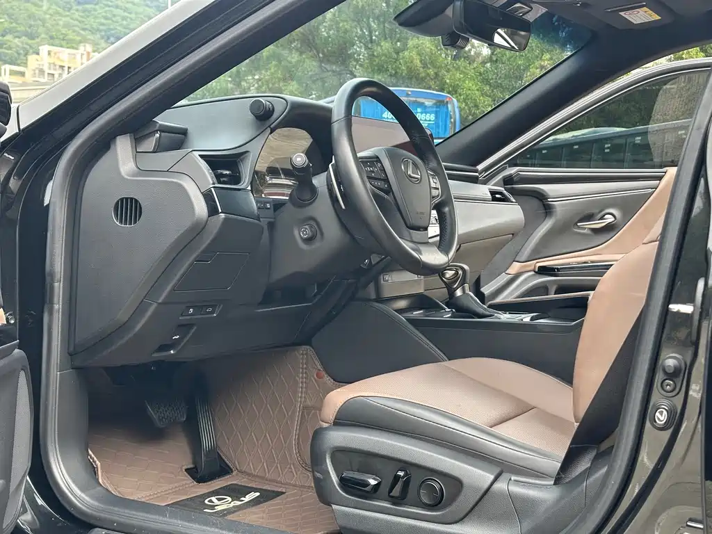 Lexus ES 2024