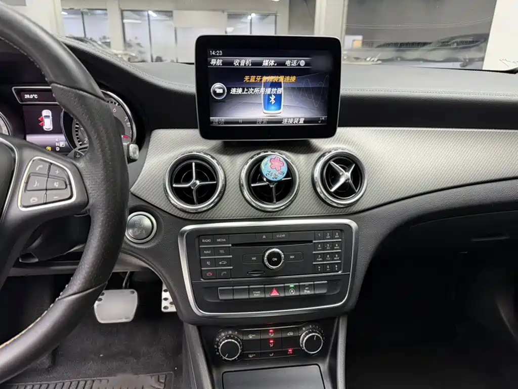 Mercedes-Benz GLA 2017 — фото 17