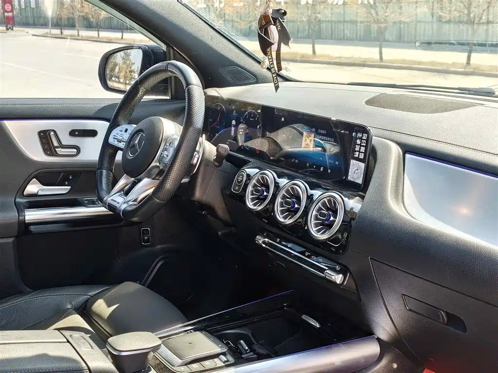 Mercedes-Benz GLA AMG 2022 — фото 11