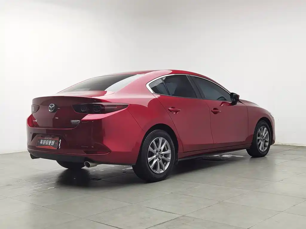 Mazda 3 Axela 2022 — фото 2