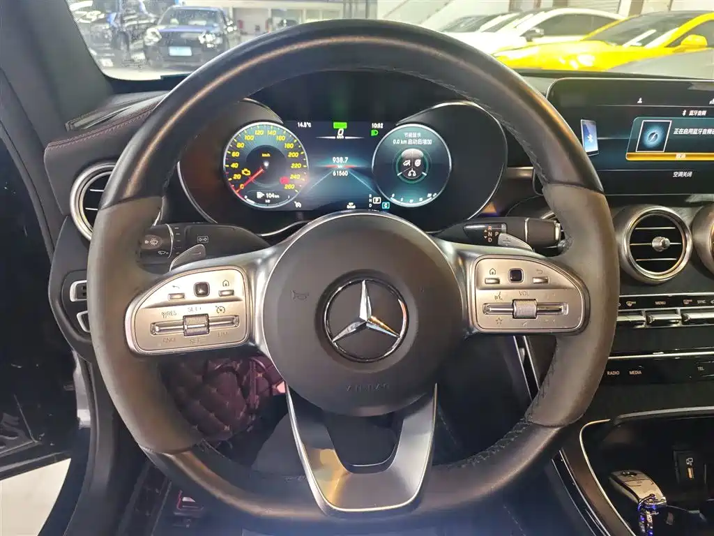 Mercedes-Benz C-Class 2023 — фото 11