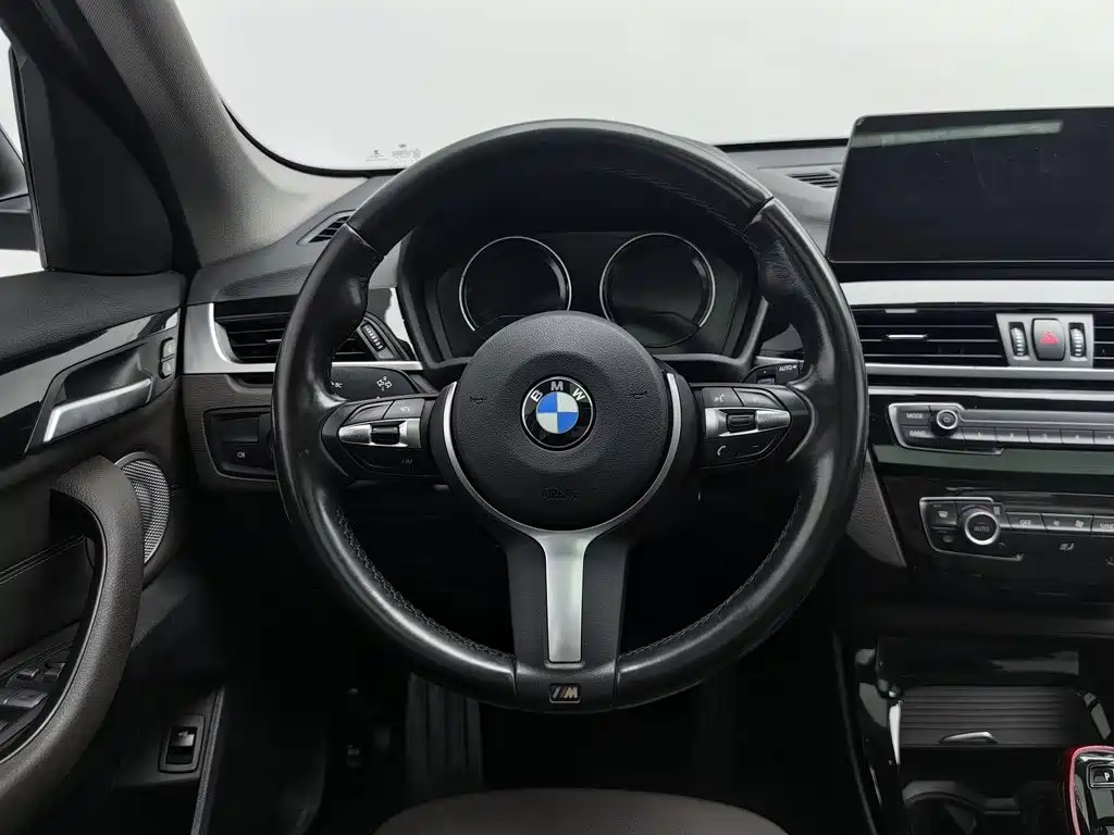 BMW X1 2021 — фото 11