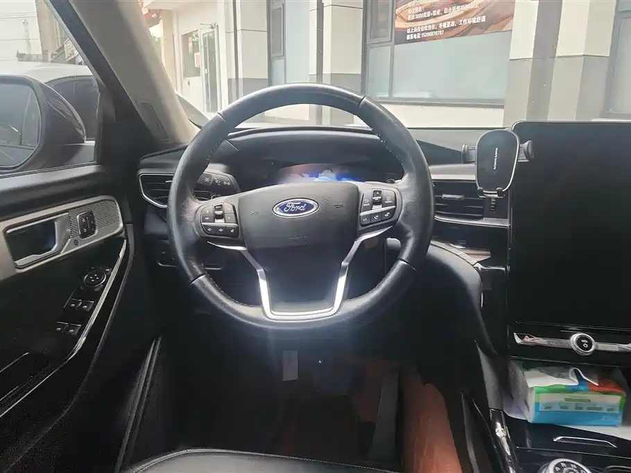 Ford Explorer 2022 — фото 15