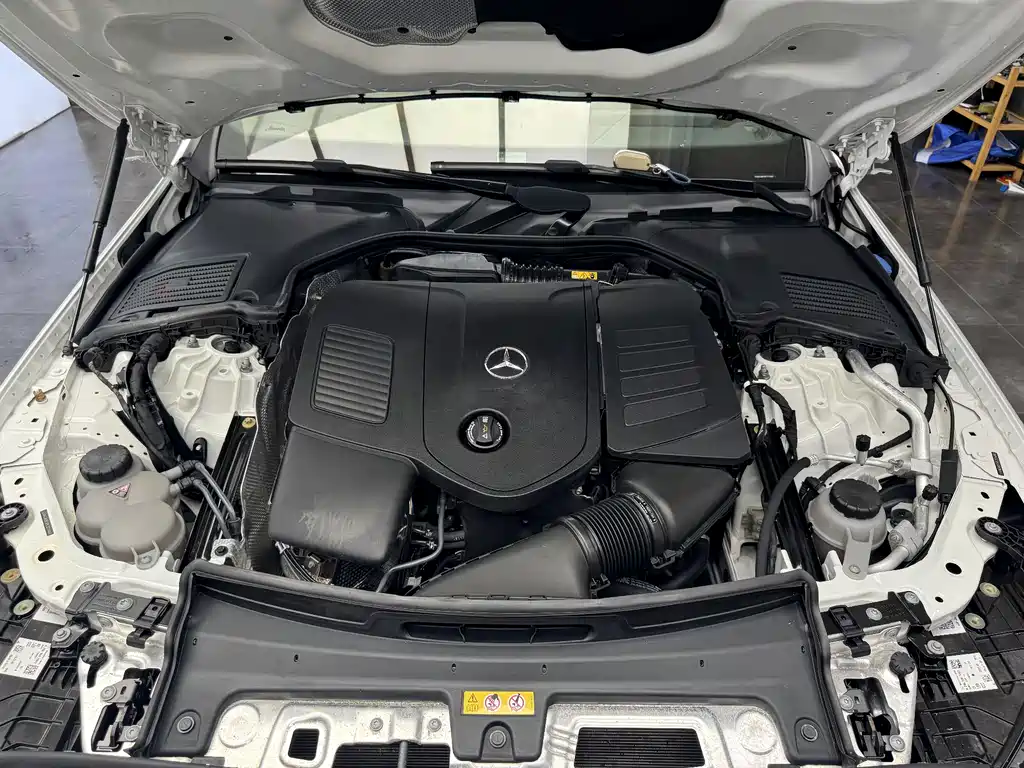 Mercedes-Benz C-Class 2023 — фото 17