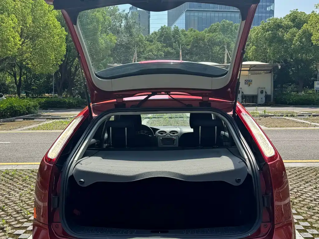 Ford Focus 2015 — фото 13