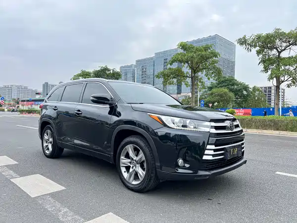 Toyota Highlander 2021