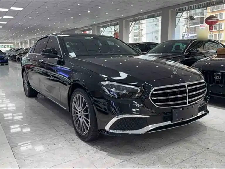 Mercedes-Benz E-Class 2022 — фото 4